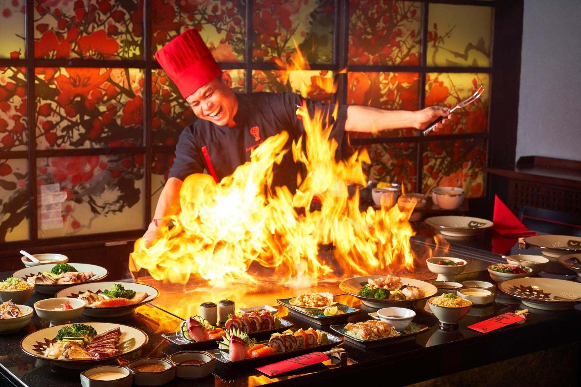 Grand Mercure Bangkok Atrium Εξωτερικό φωτογραφία Teppanyaki cooking